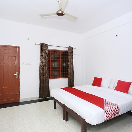 Oyo Flagship Kaveri Tourist Home Guruvāyūr Exteriér fotografie