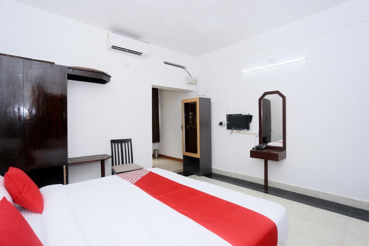 Oyo Flagship Kaveri Tourist Home Guruvāyūr Exteriér fotografie