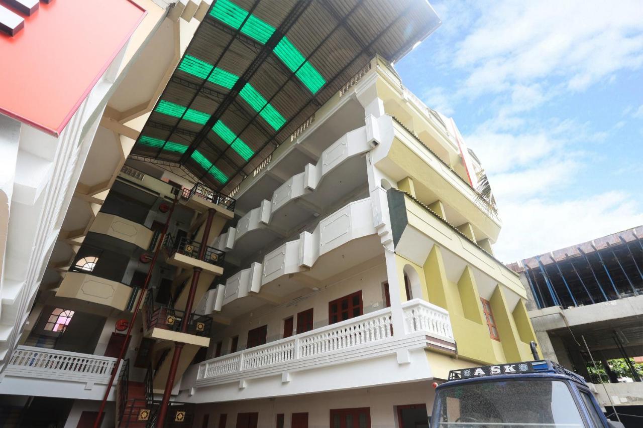 Oyo Flagship Kaveri Tourist Home Guruvāyūr Exteriér fotografie