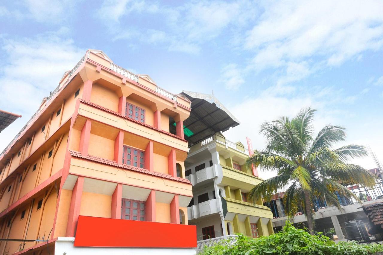 Oyo Flagship Kaveri Tourist Home Guruvāyūr Exteriér fotografie