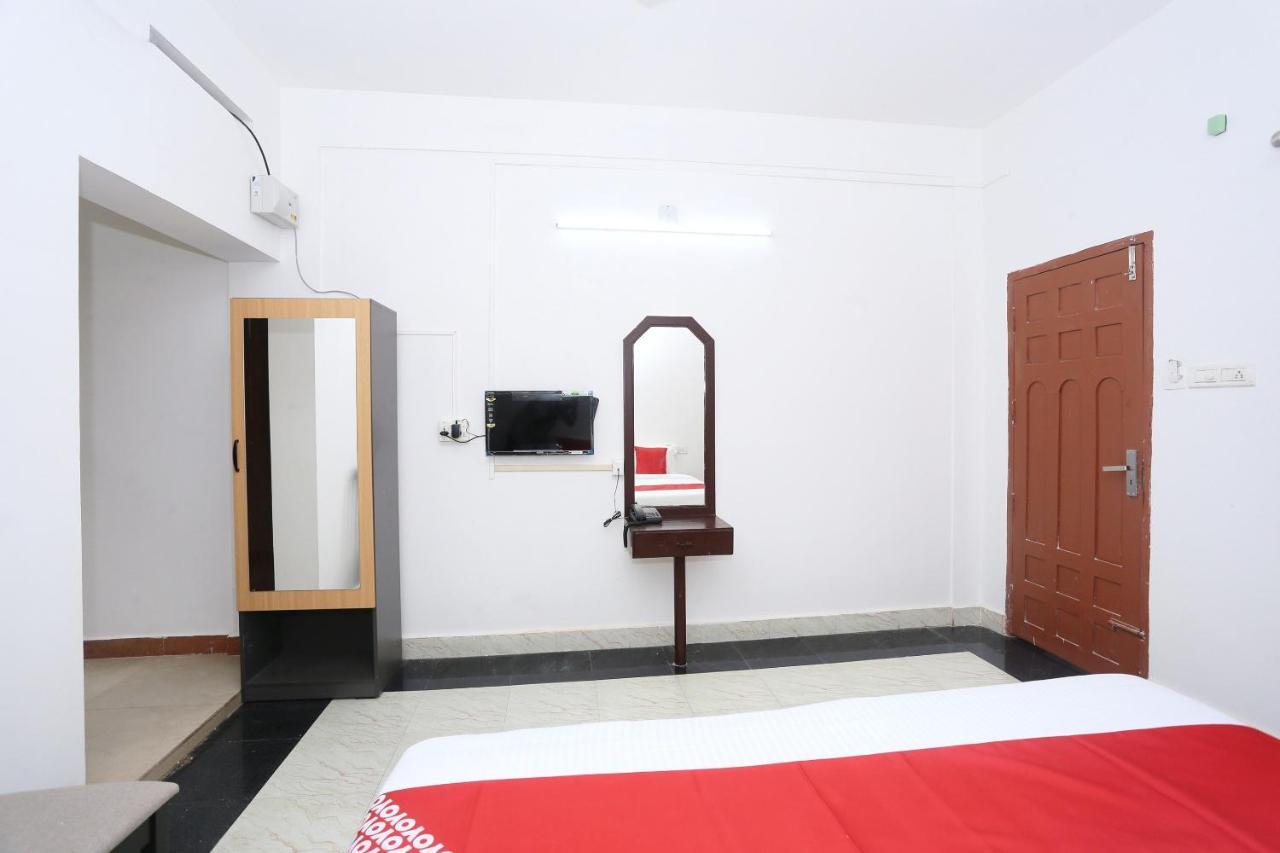 Oyo Flagship Kaveri Tourist Home Guruvāyūr Exteriér fotografie